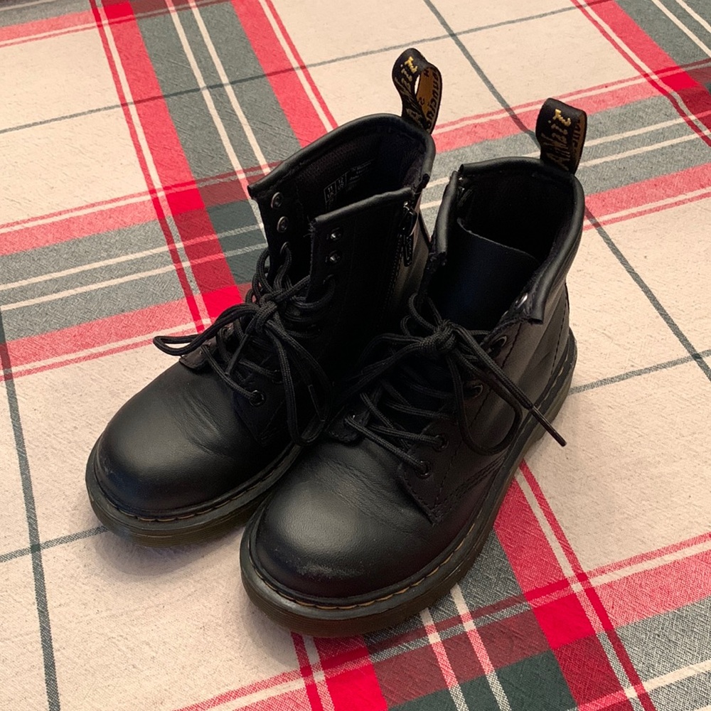🌟 EUC Dr. Martens 🌟 Worn Once!